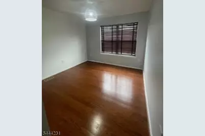 92 Callahan Ct, Newark, NJ 07103 - Photo 29