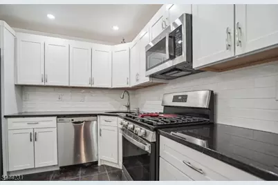 92 Callahan Ct, Newark, NJ 07103 - Photo 9