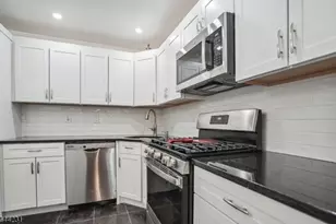 92 Callahan Ct, Newark, NJ 07103 - Photo 9
