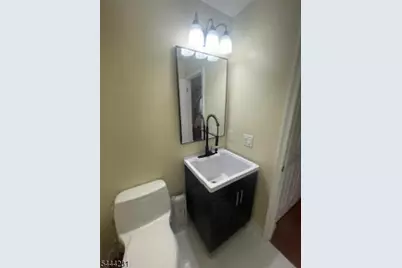 92 Callahan Ct, Newark, NJ 07103 - Photo 35