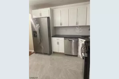 92 Callahan Ct, Newark, NJ 07103 - Photo 5
