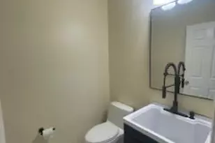 92 Callahan Ct, Newark, NJ 07103 - Photo 21