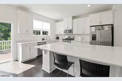 6 Coogan Ct, Morris Plains, NJ 07950 - Photo 13
