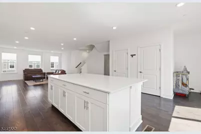 6 Coogan Ct, Morris Plains, NJ 07950 - Photo 9