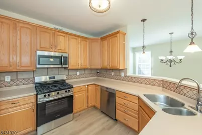 46 Devonshire Dr, Clifton, NJ 07013 - Photo 7