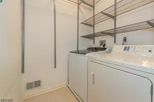46 Devonshire Dr, Clifton, NJ 07013 - Photo 19