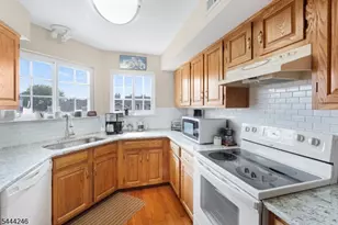 8 Bentley Ct, Bedminster Township, NJ 07921 - Photo 7
