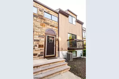 49 Bennington Sq, Washington Township, NJ 07840 - Photo 3