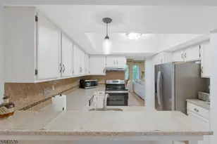 23 Eton Ct, Bedminster Township, NJ 07921 - Photo 5