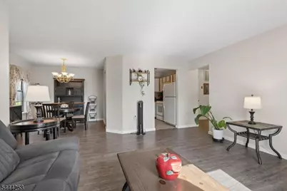 506 Violet Ln, Jackson, NJ 08527 - Photo 3