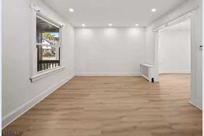 12 Clifford St, East Orange, NJ 07018 - Photo 5
