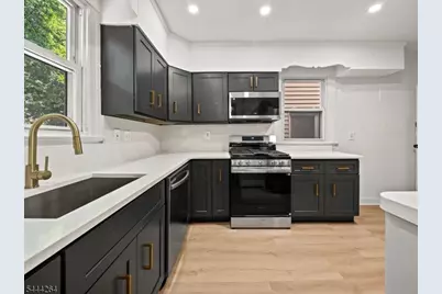 12 Clifford St, East Orange, NJ 07018 - Photo 9