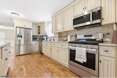 113 E Cedar St, Livingston, NJ 07039 - Photo 13