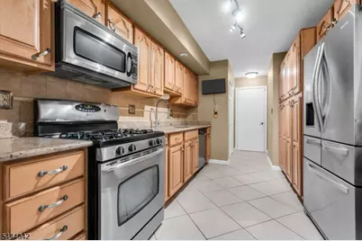 68 Delaware Ln, Branchburg Township, NJ 08876 - Photo 15