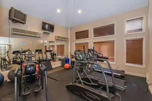 627 Binghampton Ln, Livingston Twp., NJ 07039 - Photo 13
