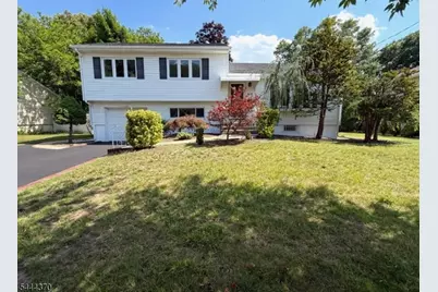 40-18 Terhune Pl, Fair Lawn, NJ 07410 - Photo 1