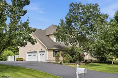 2 Ming Ct, Chester, NJ 07930 - Photo 3