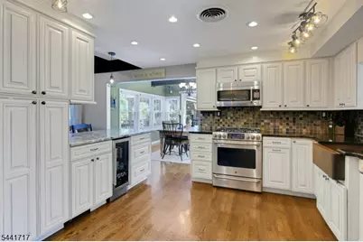 215 Mountainview Rd, Warren Township, NJ 07059 - Photo 15