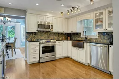 215 Mountainview Rd, Warren Township, NJ 07059 - Photo 13