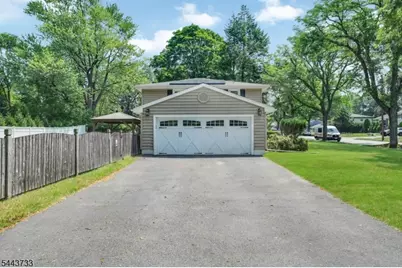 19 Lawrence Rd, Wayne, NJ 07470 - Photo 27