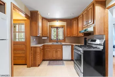 332 Newark Ave, Union Township, NJ 07083 - Photo 7