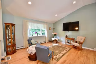 35 Deerfield Dr, Hardyston Township, NJ 07416 - Photo 3