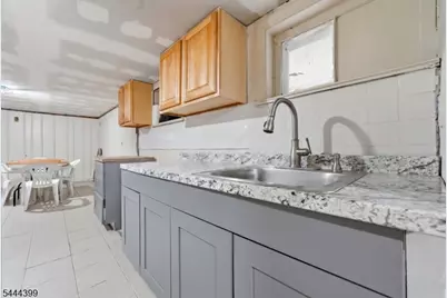 74 Smith St, Newark, NJ 07106 - Photo 15
