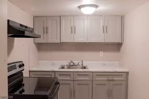 108 Berkshire Pl, Irvington, NJ 07111 - Photo 5