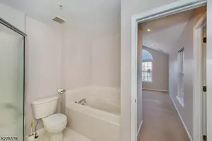 102 Lakeview Ct, Pompton Lakes, NJ 07442 - Photo 19