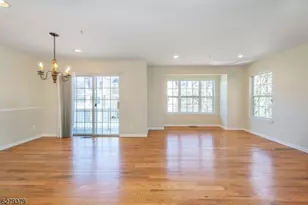 102 Lakeview Ct, Pompton Lakes, NJ 07442 - Photo 5