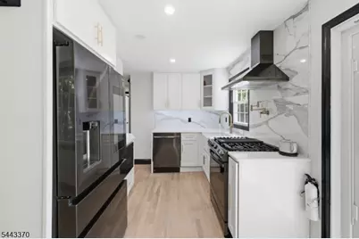 10 Hilsinger Rd, Parsippany, NJ 07878 - Photo 17