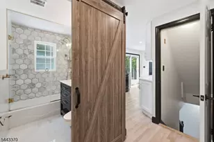 10 Hilsinger Rd, Parsippany, NJ 07878 - Photo 21