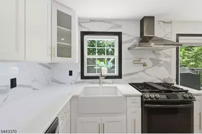 10 Hilsinger Rd, Parsippany, NJ 07878 - Photo 19