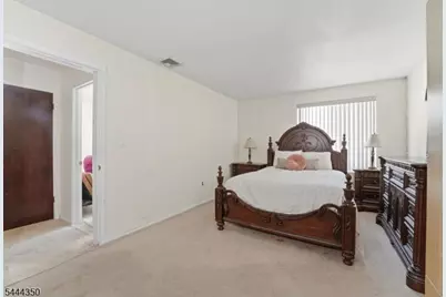 1906 Paterson Plank Rd #3D, North Bergen, NJ 07047 - Photo 5