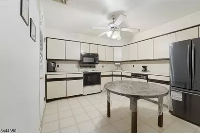 1906 Paterson Plank Rd #3D, North Bergen, NJ 07047 - Photo 9