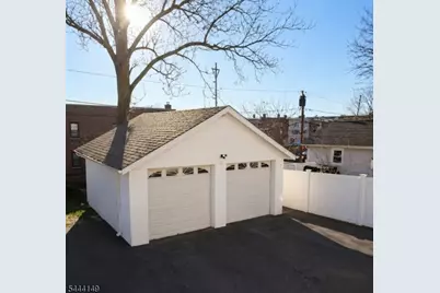 19 Cloverhill Pl, Montclair, NJ 07042 - Photo 3