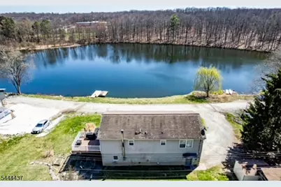 106 Starlight Rd, West Milford, NJ 07480 - Photo 3