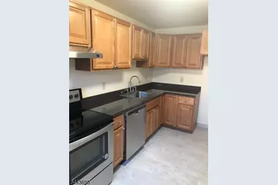 65 Hawthorne Pl #4, Montclair, NJ 07042 - Photo 7