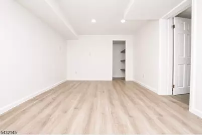 88 Manchester Pl, Newark, NJ 07104 - Photo 27