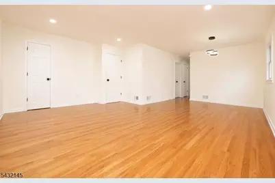 88 Manchester Pl, Newark, NJ 07104 - Photo 15