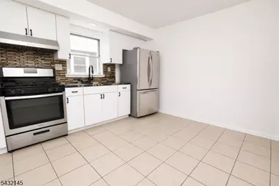 88 Manchester Pl, Newark, NJ 07104 - Photo 11