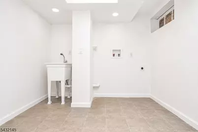 88 Manchester Pl, Newark, NJ 07104 - Photo 29