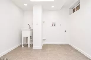 88 Manchester Pl, Newark, NJ 07104 - Photo 29