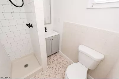 88 Manchester Pl, Newark, NJ 07104 - Photo 31