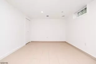 88 Manchester Pl, Newark, NJ 07104 - Photo 25