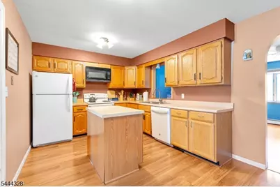 7 Cayuga Ave, Rockaway Township, NJ 07866 - Photo 9