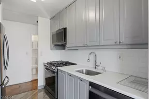 275 Prospect St, East Orange, NJ 07017 - Photo 17