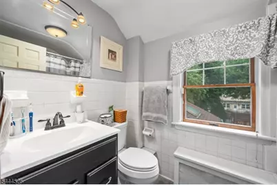 304 Washington Ave, Clifton, NJ 07011 - Photo 13