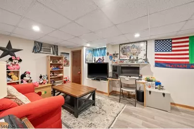 304 Washington Ave, Clifton, NJ 07011 - Photo 17