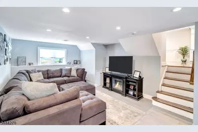2010 Windsor Rd, Linden, NJ 07036 - Photo 7
